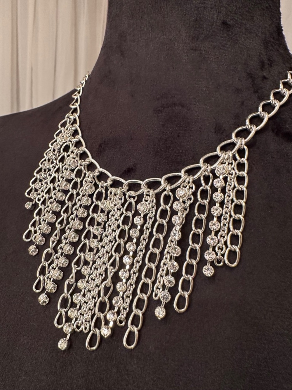 ✨Stunning Vintage Statement Necklace 🪩